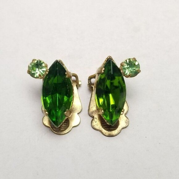 Vintage Green Rhinestone Marque Shape Clip On Earrings, Gold Tone Setting, 60s - Picture 6 of 6